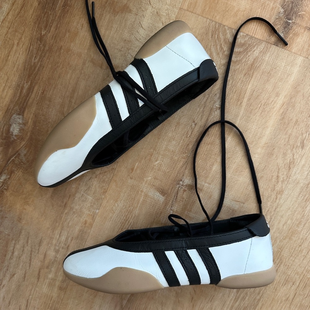 Adidas Taekwondo Mei **Like New**